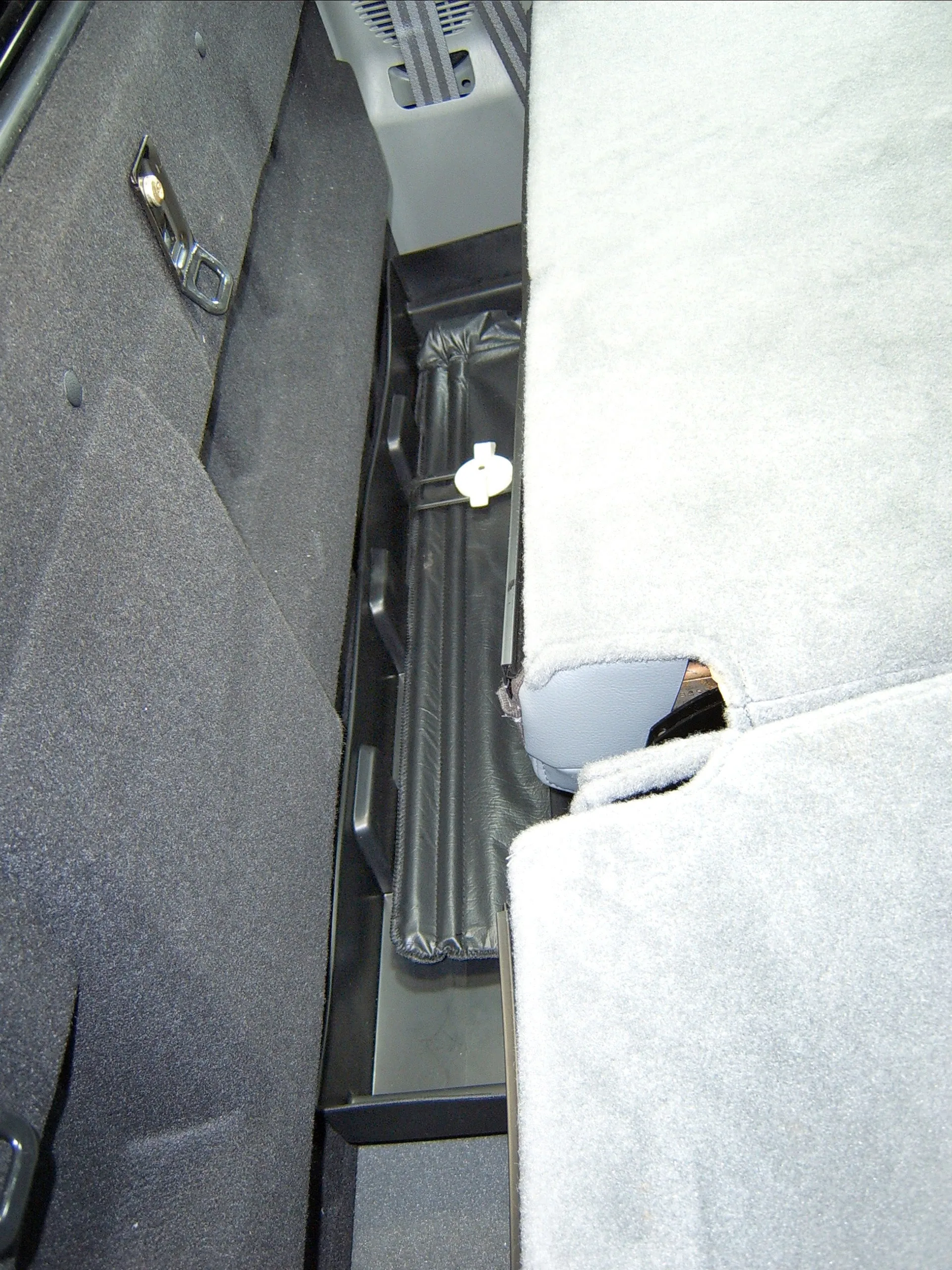 DU-HA 20025 DU-HA® Behind The Seat Storage; Incl. Gun Rack/Organizer; Black;